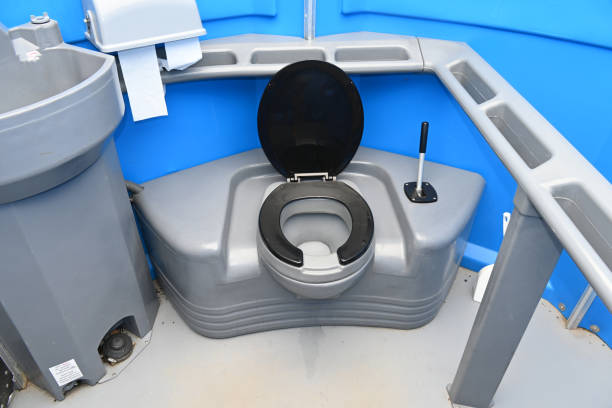 Best Portable bathroom rental  in Garden City, MI